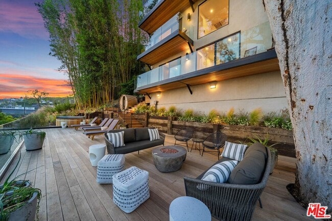 Foto del edificio - 8800 Hollywood Blvd