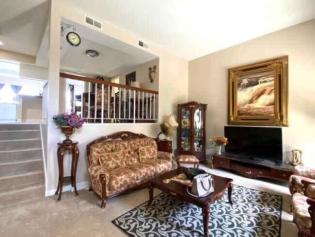 Foto del edificio - 8375 Village Ln