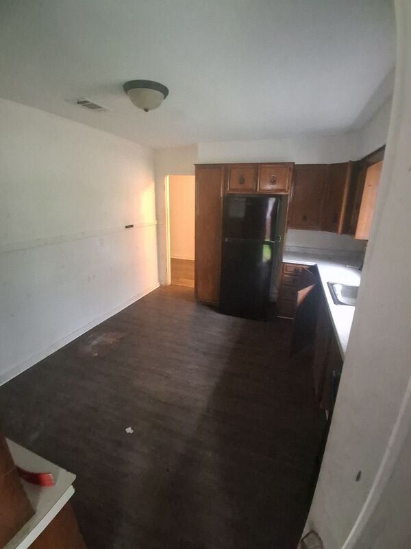Foto del edificio - 3058 Woodside Dr