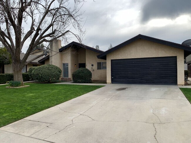 Foto del edificio - 4401 Parkwood Ct