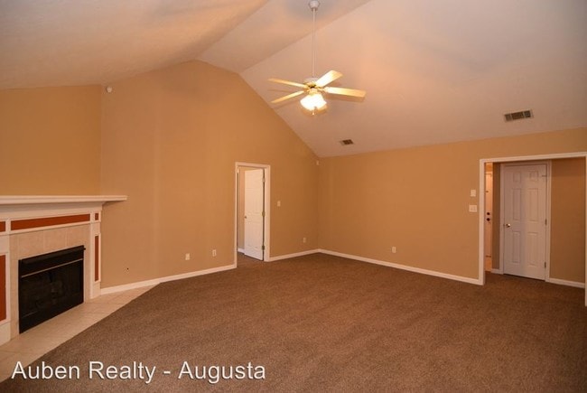 Building Photo - 3016 Breeze Hill Dr