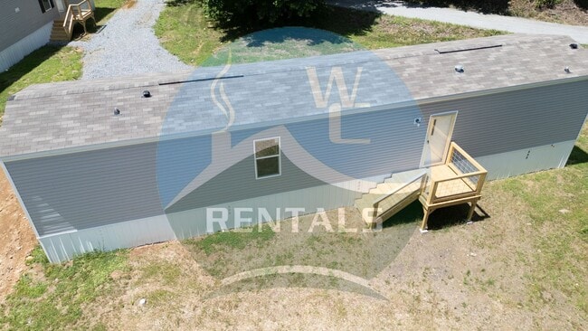 Building Photo - Brand New Trailer on the river in Dillsboro!