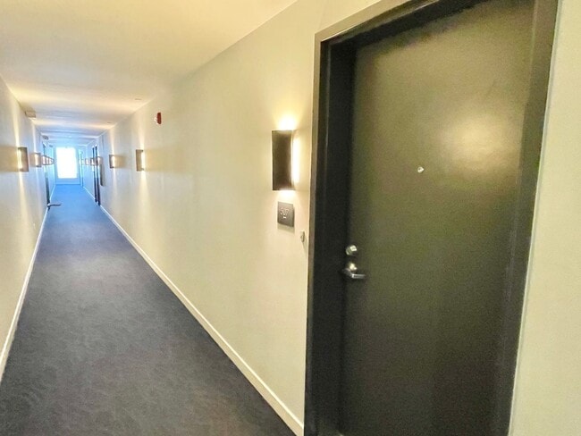 Foto del edificio - HIP 2BR/2BA Inner Mission Top Floor Boutiq...