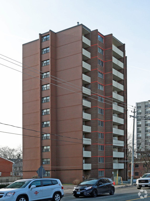 Building Photo - 435 Eglinton Ave E