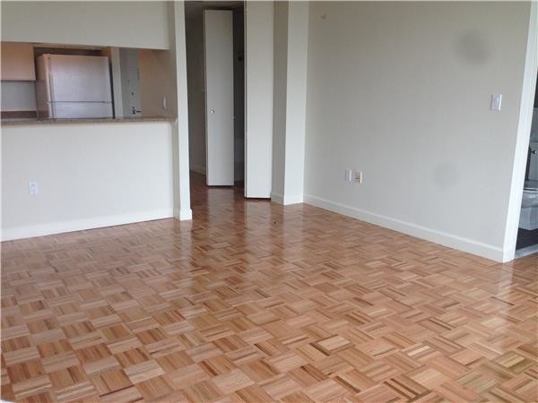 Foto principal - 315 W 34th St