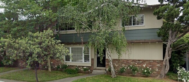 Building Photo - 519 N Electric Ave