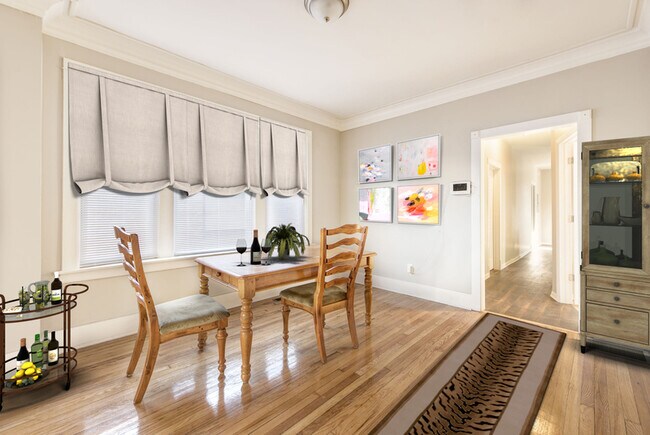 Building Photo - 8023 S South Shore Dr