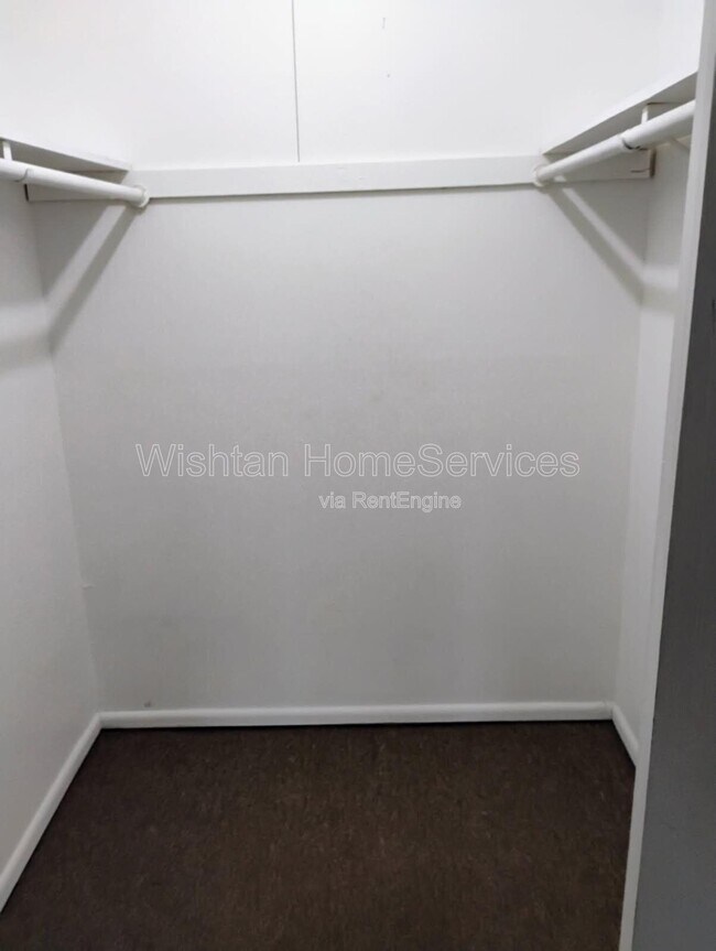 Foto del edificio - 218 Charleston Blvd