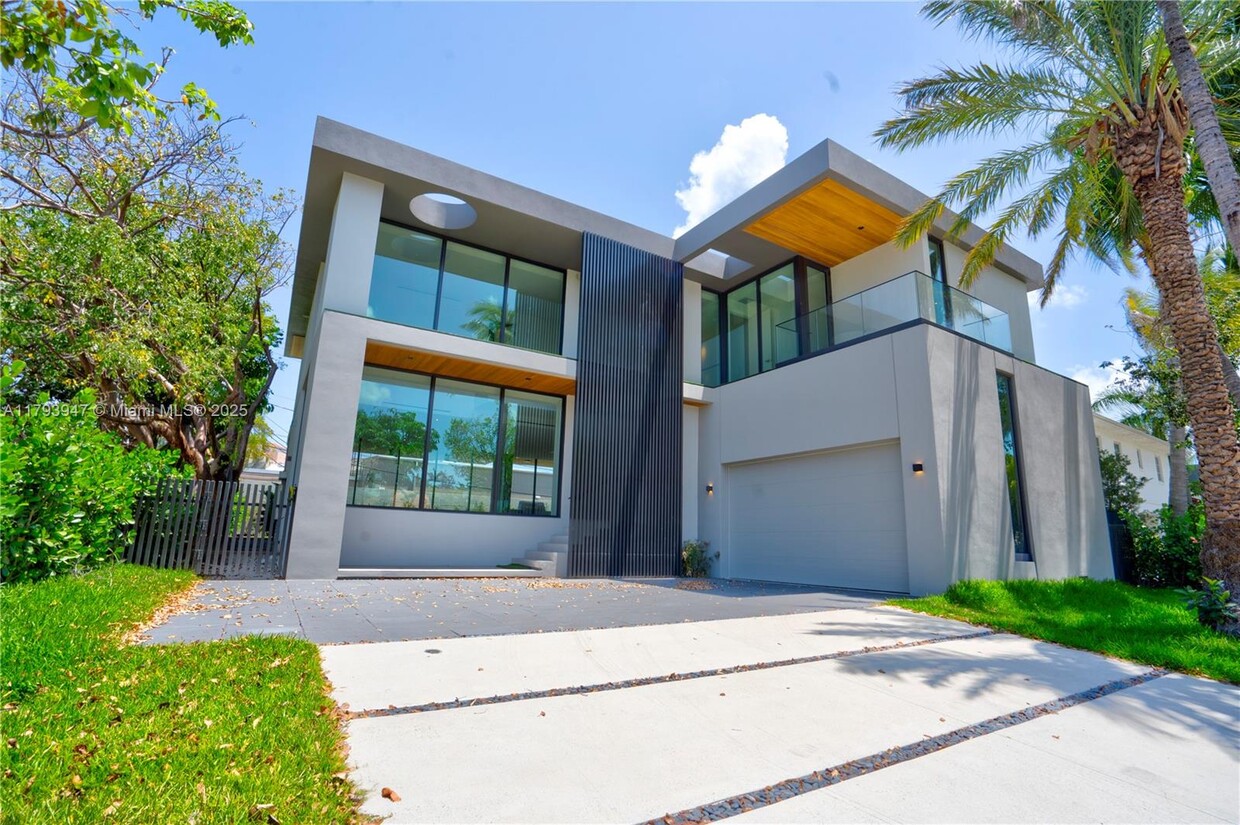 Foto principal - 735 Fernwood Rd