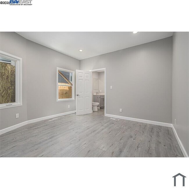 Building Photo - 191 W MacArthur Blvd