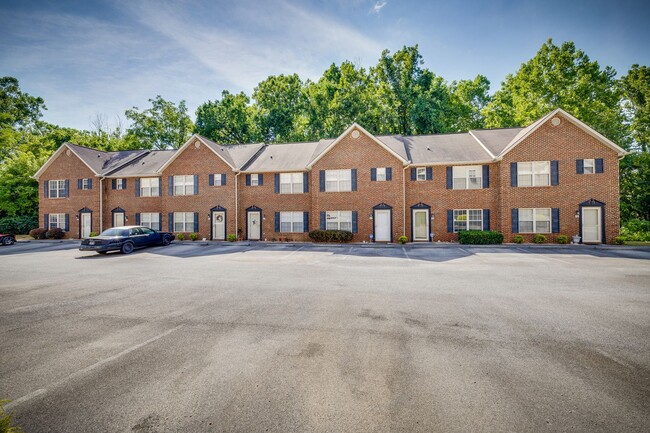 Building Photo - 2 br/ 2.5 bath condo in Johnson City TN