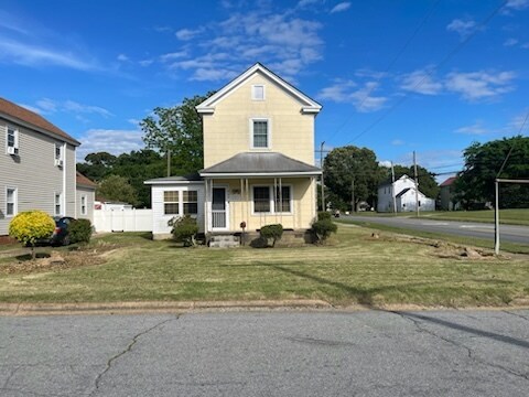 Foto principal - 922 Rapids St