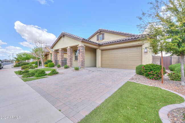 Foto del edificio - 41262 W Centennial Dr