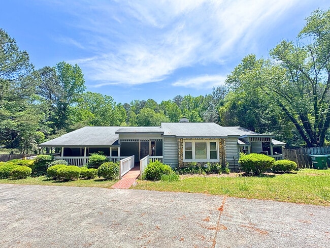 Building Photo - 1129 Chartley Dr SW