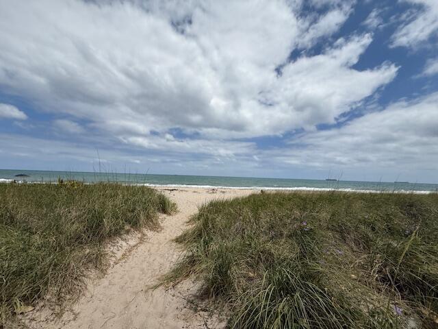 Foto del edificio - 2207 NE 33rd Ave