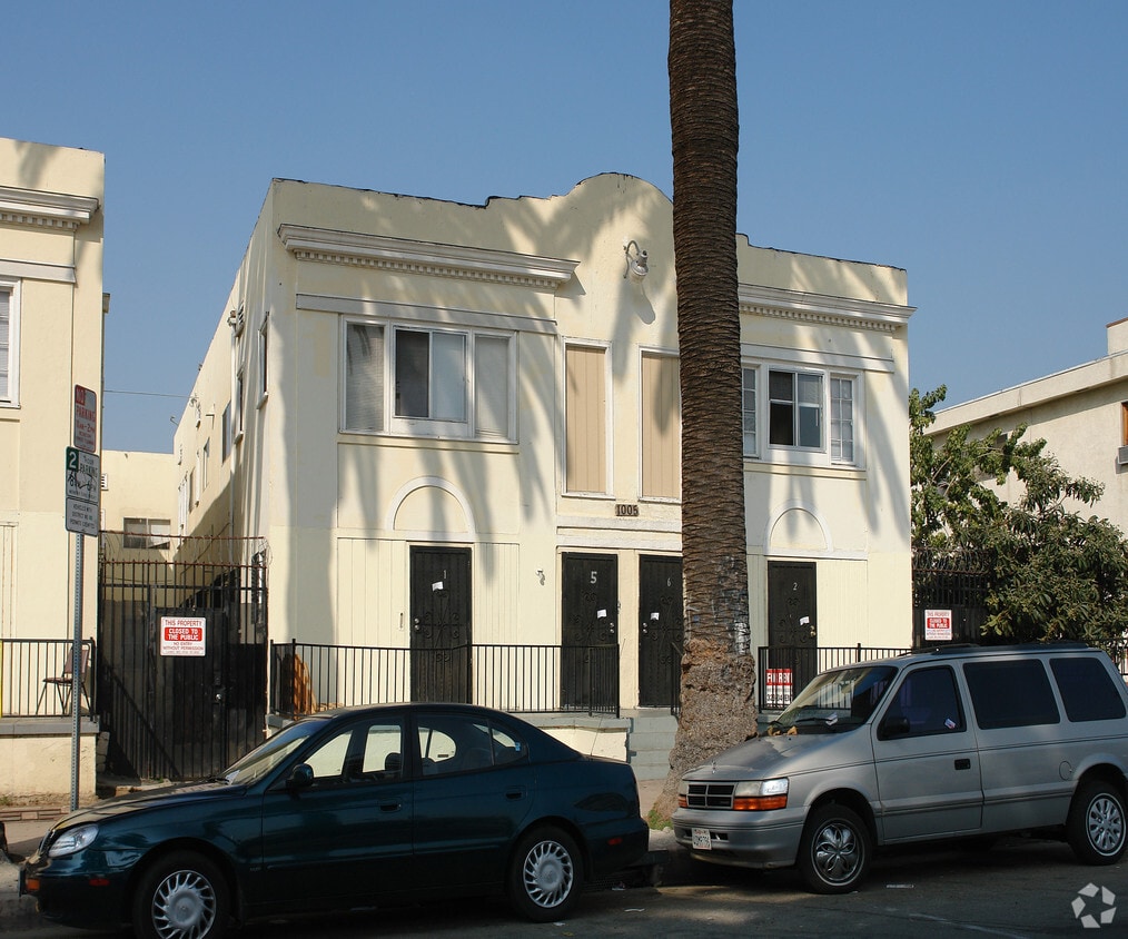 Building Photo - 1005 N Berendo St