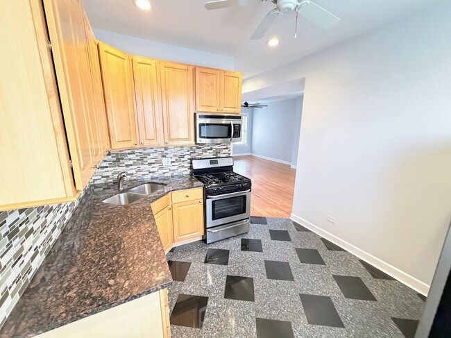 Foto del edificio - 2326 N Kostner Ave