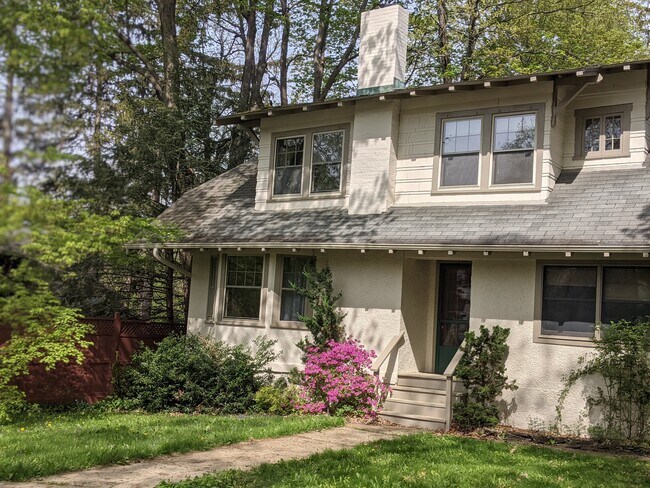 Building Photo - 118 Wait Ave