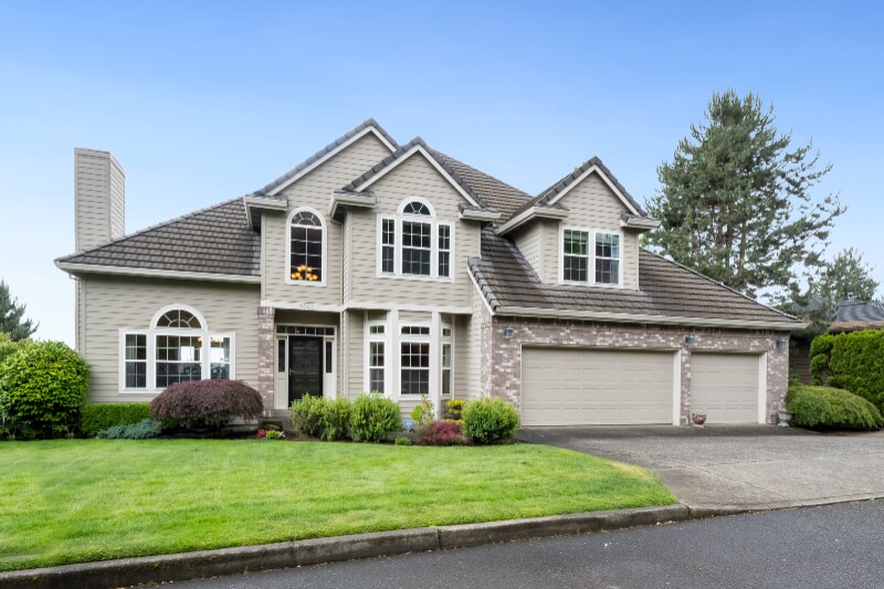 Foto principal - 9007 NW Bartholomew Dr
