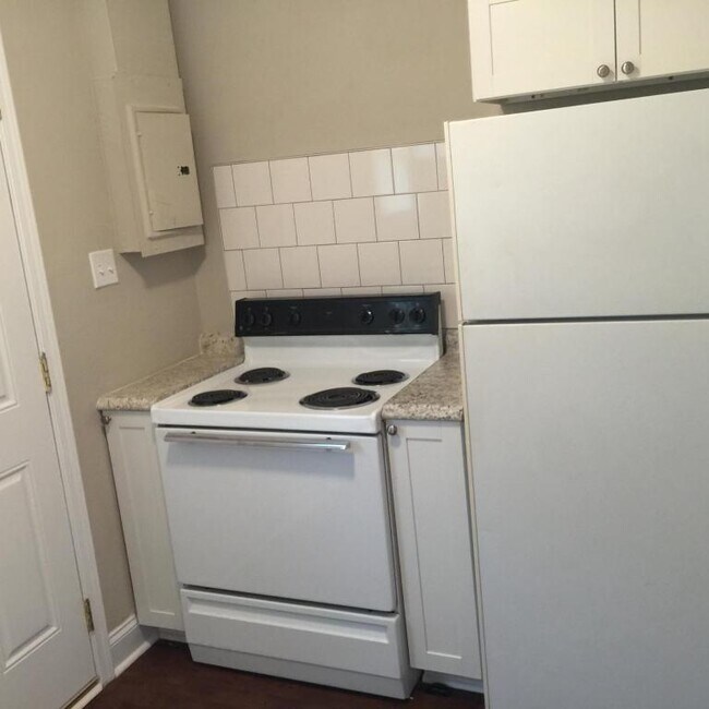 Building Photo - 1140 Cherokee Ave