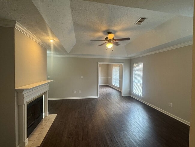 Building Photo - Immaculate East Chase Patio Home