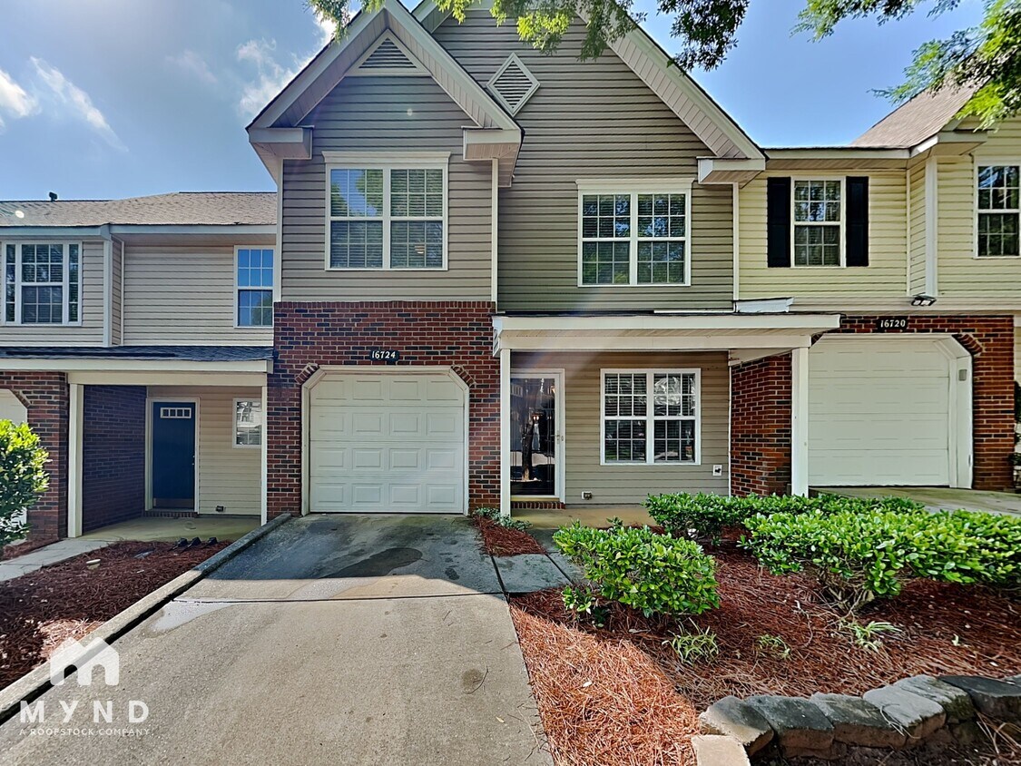 Foto principal - 16724 Timber Crossing Rd