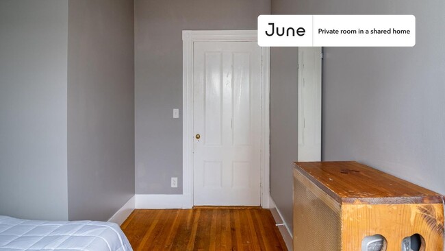 Building Photo - Room in Shared 5 bed/1 bath home