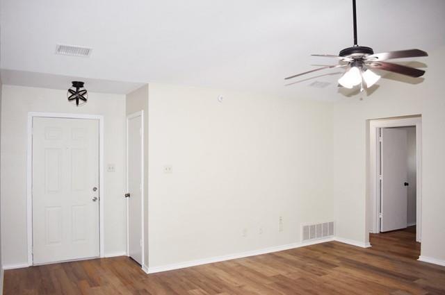 Building Photo - 8216 Willis Ln