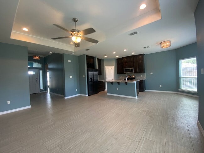 Building Photo - LAKE PLACID ESTATES