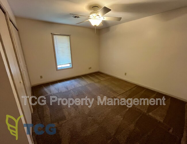 Building Photo - 203 N Vermillion St