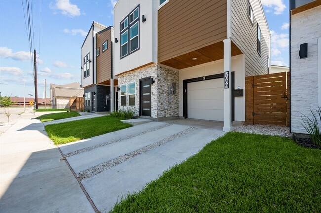 Foto del edificio - 7089 Tierwester St