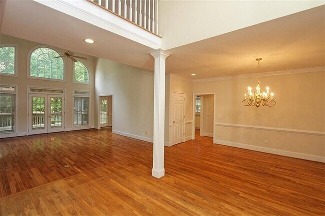 Foto del edificio - 800 Chelsea Park Dr NE