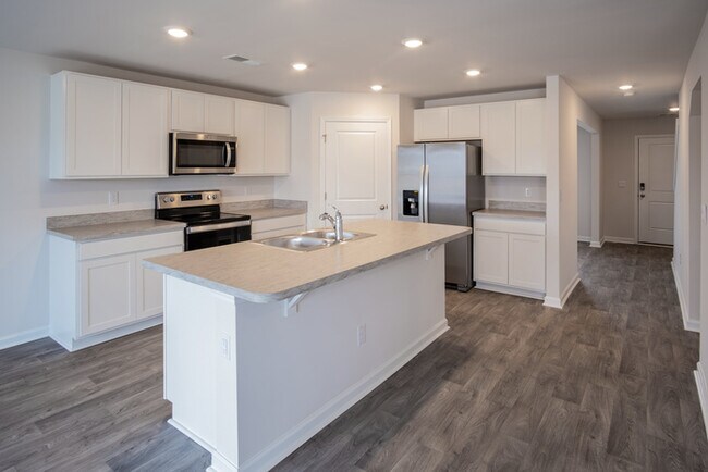 Foto del edificio - Inviting 5-Bedroom in Conway