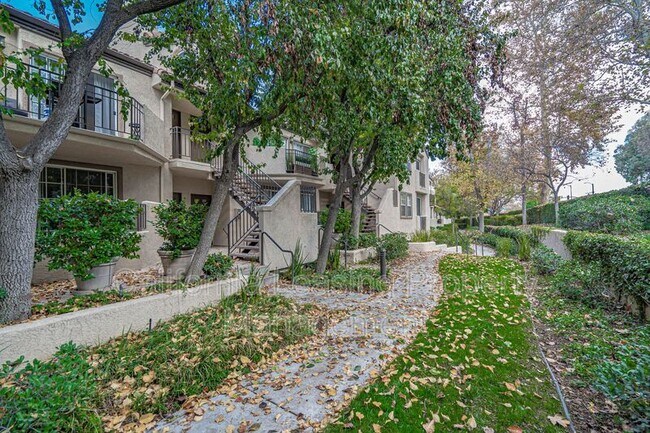 Building Photo - 24101 Del Monte Dr.