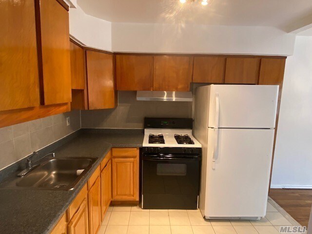 Building Photo - 31-28-31-74 74th Street