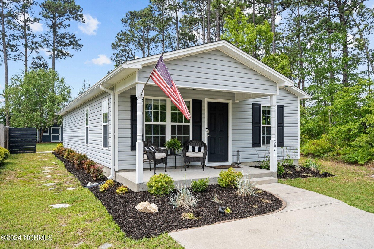 Primary Photo - 3041 Country Club Dr