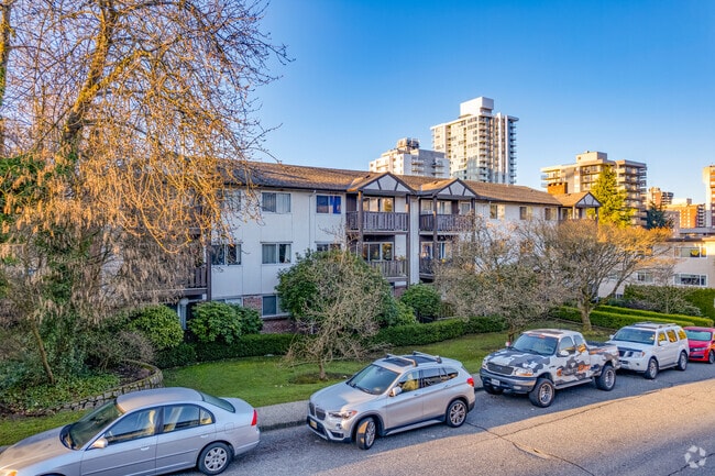 Building Photo - Casa Bella Apts