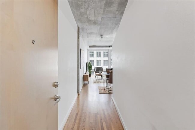 Building Photo - 943 Peachtree St NE