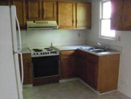 Building Photo - Like new 2 bedroom/1bath duplex