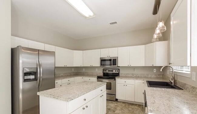 Building Photo - 1008 Sandbox Cir