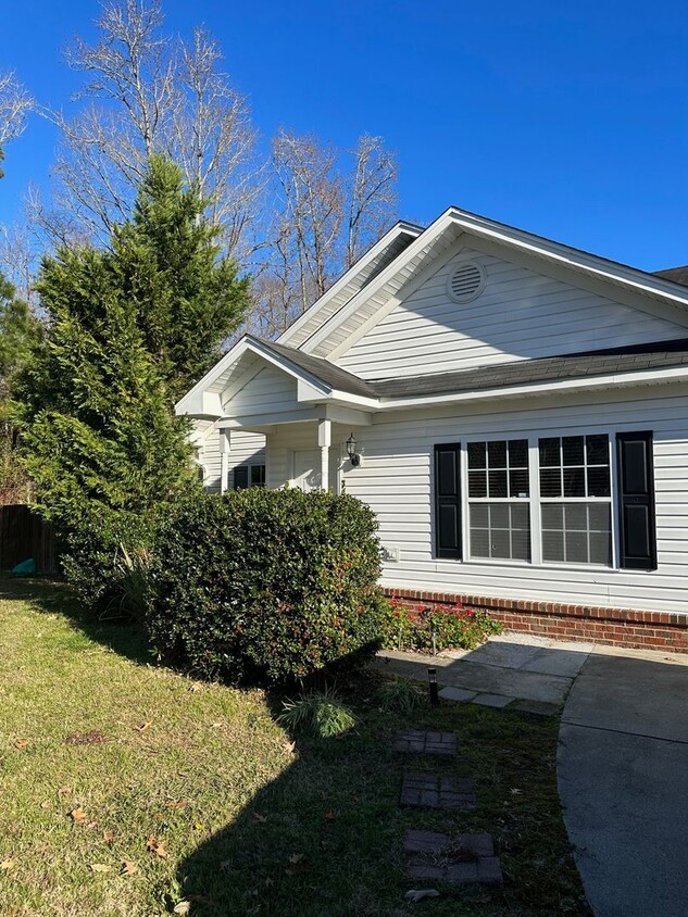 Foto principal - 488 S Birdneck Rd