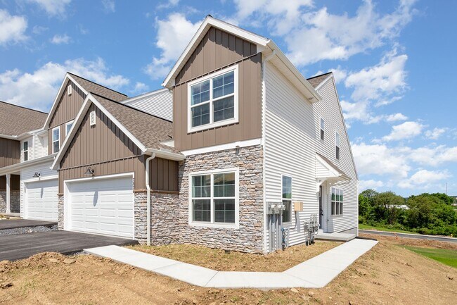 Building Photo - 7870 Oak Brook Dr
