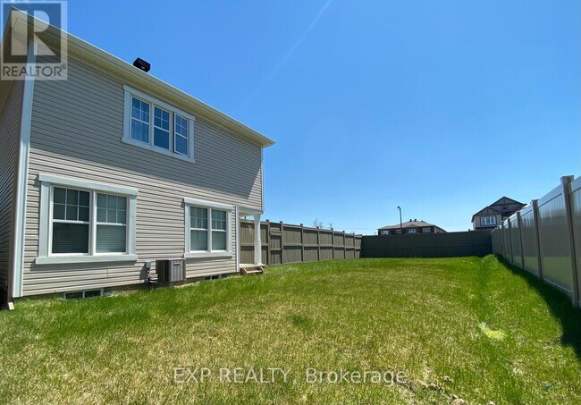 Building Photo - 100 Cranesbill Rd