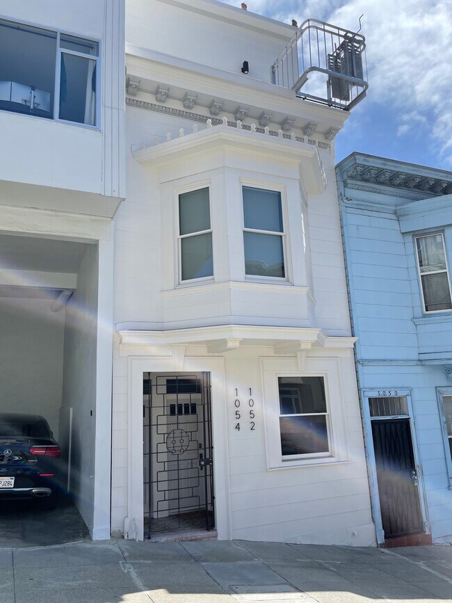 Building Photo - 1052 Montgomery St