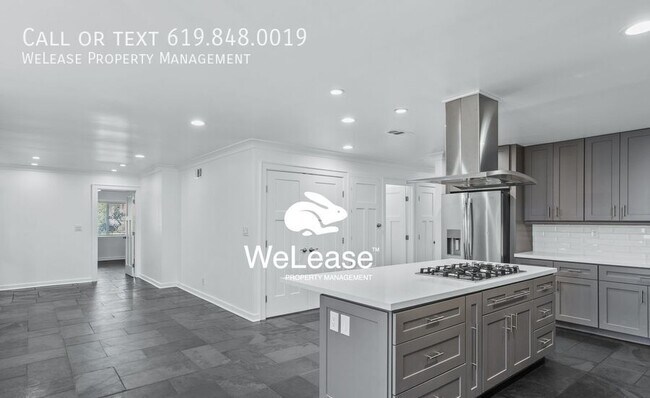 Building Photo - Luxury Hilltop Home with Two Master Suites...