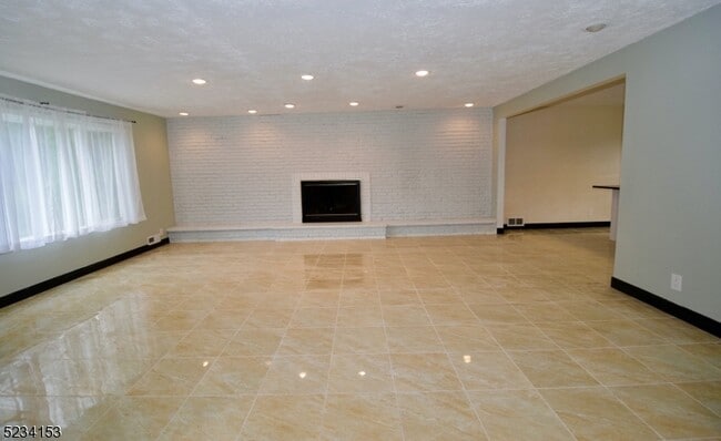 Building Photo - 65 Wabeno Ave