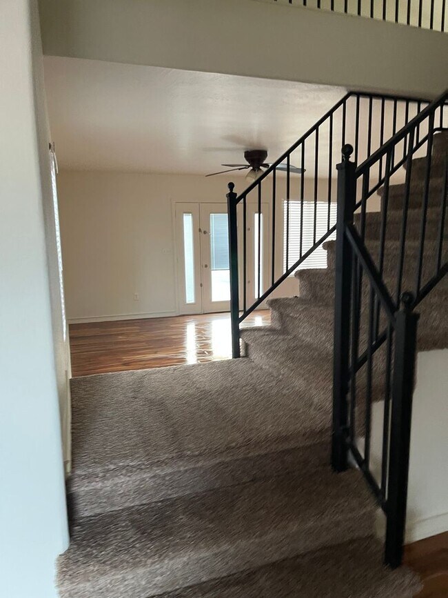 Foto del edificio - Superstition Springs 4 bedroom/3 baths w/ PRIVATE POOL