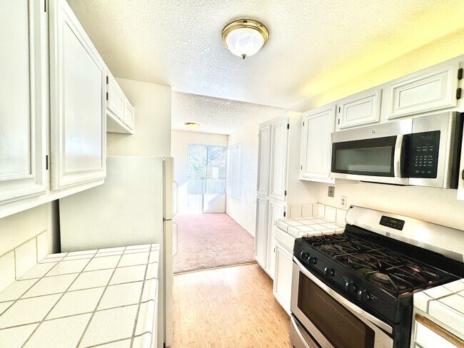 Foto del edificio - 3371 Baywood Terrace