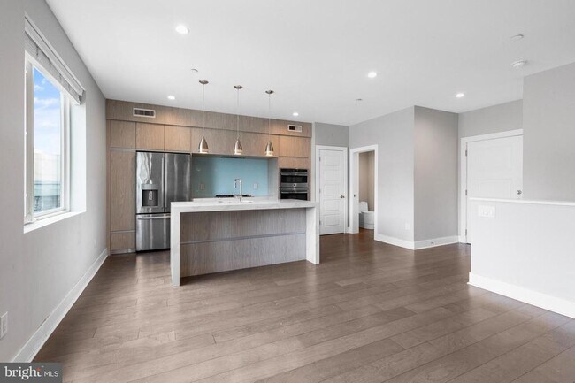 Building Photo - 1405 Frankford Ave