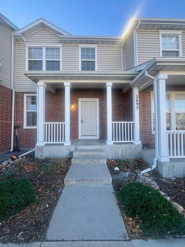 TWO BEDROOM TOWNHOME with AC - TWO BEDROOM TOWNHOME with AC